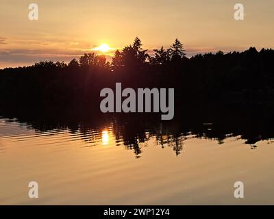 Sonnenuntergang am Bikowsee, Brandeburgo, Deutschland, Rheinsberg Foto Stock