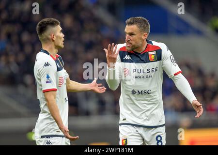 Milano, Italia. 4 marzo 2024. Kevin Strootman (8) del Genoa visto durante la partita di serie A tra Inter e Genoa al Giuseppe Meazza di Milano. (Photo Credit: Gonzales Photo/Alamy Live News Foto Stock