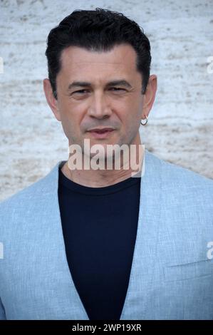 News - Photocall del film un altro ferragosto Vinicio Marchioni durante la Photocall del film un altro ferragosto , News in Roma, 4 marzo 2024 Roma Roma, lo spazio cinema Italia Copyright: XMassimoxLanduccix/xLiveMediax LPN 1266142 Foto Stock