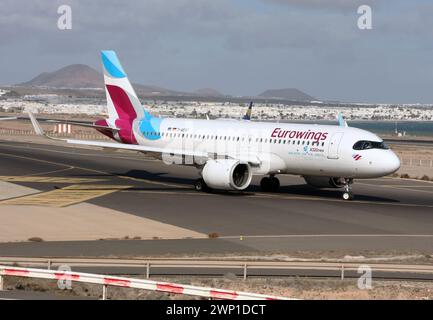 Un Airbus A320Neo di Eurowings in attesa di partire dall'Aeroporto di Lanzarote Arrecife Foto Stock