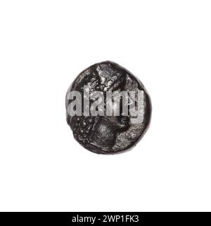 Moneta marrone Pantikapaion, fine i secolo a.C., raffigurante la testa e la prua della nave di Apollo con simbolismo mitologico, dalla collezione Terlecki. Foto Stock