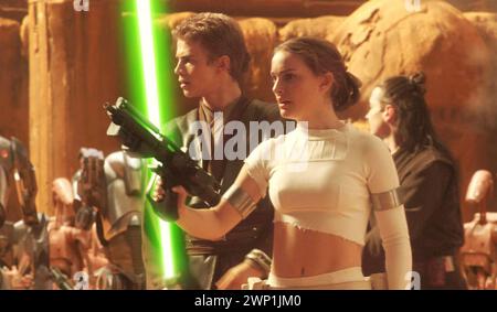 STAR WARS: EPISODIO II - ATTACCO DEI CLONI 2002 20th Century Fox film con Natalie Portman e Hayden Christensen Foto Stock