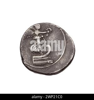 Denario romano del 29-27 a.C., raffigurante l'imperatore Augusto con ramo di palma e corona d'alloro, e Ottaviano su una quadriga, con la personificazione di Vittoria sulla prua di una nave. Foto Stock