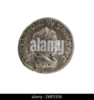 Un denario del 220-222 coniato sotto Eliogabalo, che mostra il ritratto imperiale romano, le iscrizioni e la composizione d'argento tipica della monetazione del III secolo. Foto Stock