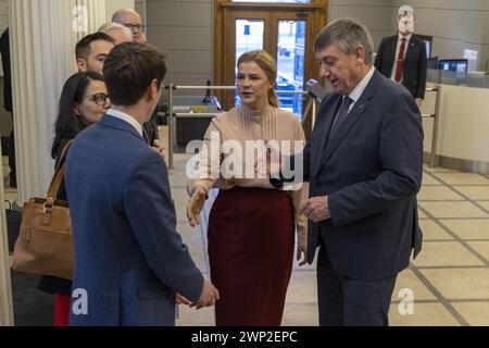 Riga, Lettonia. 5 marzo 2024. Il primo ministro della Lettonia Evika Silina e il ministro fiammingo Jan Jambon nella foto durante una missione diplomatica del governo fiammingo in Polonia e Lettonia, martedì 5 marzo 2024. BELGA FOTO NICOLAS MAETERLINCK credito: Belga News Agency/Alamy Live News Foto Stock