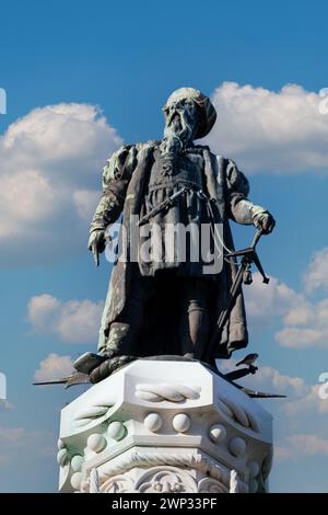 Piazza Afonso de Albuquerque, questa drammatica statua commemora il famoso esploratore del XV secolo, Vasco da Gama Foto Stock