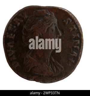 Sesterce di bronzo emessa dopo il 141, raffigurante l'imperatore Antonino Pio e l'imperatrice Faustina la vecchia, con iscrizioni imperiali e ritratti. Foto Stock