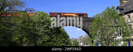 EWS 66112 sul viadotto di Buxton, Peak District National Park, Derbyshire, Inghilterra, Regno Unito Foto Stock