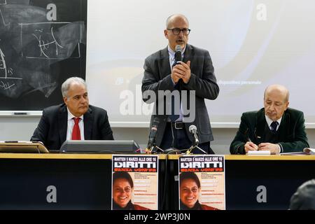 Università Roma tre, la Facoltà di giurisprudenza accoglie un incontro sulle condizioni carcerarie di Ilaria Salis in Ungheria con Gianfranco Quagliarulo, presidente dell'ANPI, il magnifico Rettore Massimiliano Fiorucci e Roberto Salis, il padre di Iaria Salis - Cronaca - Roma, Italia - Martedì, 05 marzo 2024 (foto Cecilia Fabiano/LaPresse) Università Roma tre, la Facoltà di giurisprudenza ospita un incontro sulle condizioni carcerarie di Ilaria Salis in Ungheria con Gianfranco Quagliarulo, presidente dell'ANPI, il magnifico Rettore Massimiliano Fiorucci e Roberto Salis, padre di Iaria Salis Foto Stock