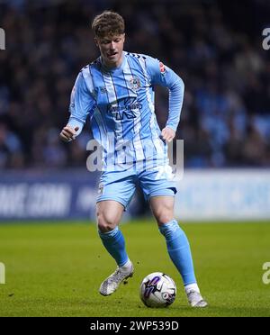 Victor Torp di Coventry City durante il match per il titolo Sky Bet alla Coventry Building Society Arena di Coventry. Data foto: Martedì 5 marzo 2024. Foto Stock