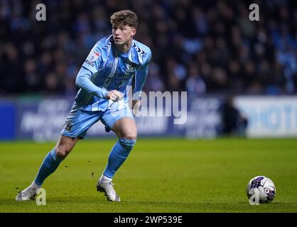Victor Torp di Coventry City durante il match per il titolo Sky Bet alla Coventry Building Society Arena di Coventry. Data foto: Martedì 5 marzo 2024. Foto Stock
