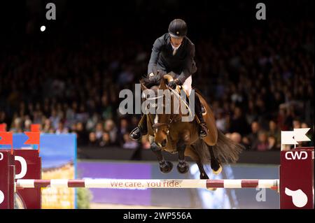 Bordeaux, Francia - 2 febbraio 2024. Immagini dal Jumping International Bordeaux. Mette Holm/ATLAS MEDIA CANADA. Foto Stock