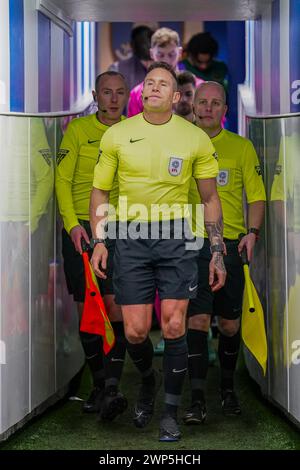 Sheffield, Regno Unito. 5 marzo 2024. Arbitro Stephen Martin nel tunnel prima dello Sheffield Wednesday FC contro Plymouth Argyle FC all'Hillsborough Stadium, Sheffield, Inghilterra, Regno Unito il 5 marzo 2024 Credit: Every Second Media/Alamy Live News Foto Stock