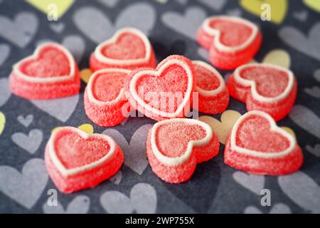 Rote Herz-Bonbons, Valentinstag, Liebe Foto Stock