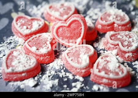 Rote Herz-Bonbons, Valentinstag, Liebe Foto Stock