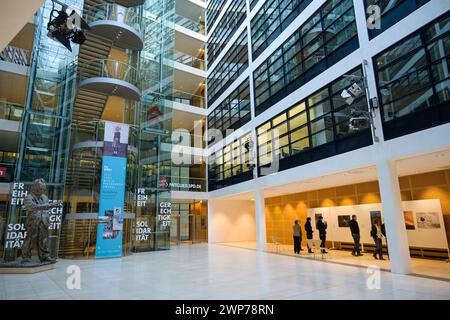 Willy-Brandt-Haus, Wilhelmstraße, Kreuzberg, Friedrichshain-Kreuzberg, Berlino, Deutschland Foto Stock