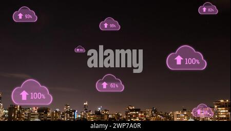 Immagine di nuvole rosa con frecce e percentuale di crescita su sfondo urbano Foto Stock