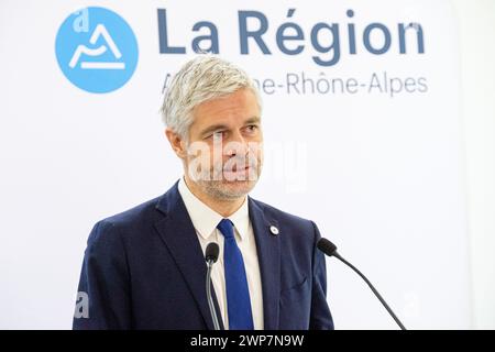 Ritratto di Laurent Wauquiez, presidente della regione Alvernia Rodano Alpes, per l'inaugurazione del palazzetto dello sport per le forze di sicurezza interna o Foto Stock