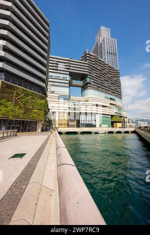 Una verticale del centro commerciale K11 Musea di Hong Kong Foto Stock