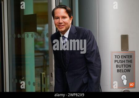 James Stunt arriva al Rolls Building, a Londra, mentre il suo processo fallimentare continua. Il socialite britannico, commerciante d'arte ed ex genero dell'ex capo della Formula 1 Bernie Ecclestone è in una controversia di alta Corte sul fatto che sia il proprietario di un dipinto secolare. Data foto: Mercoledì 6 marzo 2024. Foto Stock