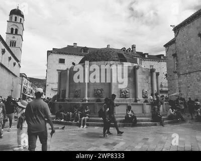 Grande Fontana di Onofrio, Velika Onofrijeva chesma, Dubrovnik, Croazia. Approvvigionamento idrico stabilito durante il periodo Quattrocento. Numerose multinazionali Foto Stock
