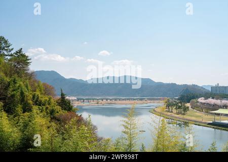 Vista del parco del fiume Miryang in primavera a Miryang, Corea Foto Stock