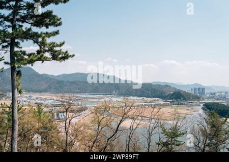 Vista del parco del fiume Miryang in primavera a Miryang, Corea Foto Stock