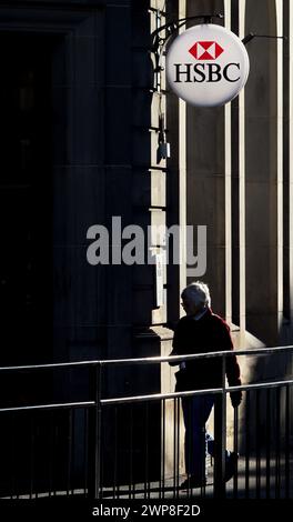 05/11/12 filiale HSBC a Matlock, Derbyshire oggi. La banca HSBC ha messo da parte altri 500 milioni di sterline per coprire le potenziali multe contro il riciclaggio di denaro negli Stati Uniti e. Foto Stock