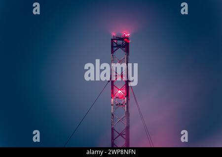 Torre del vapore di notte Foto Stock