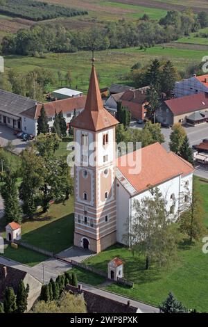 Chiesa parrocchiale di San Michele Arcangelo a Ludina, Croazia Foto Stock