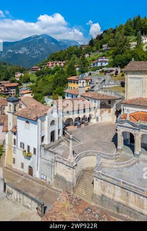 Vista aerea del centro storico di Clusone. Clusone, Val Seriana, Bergamo, Lombardia, Italia. Foto Stock