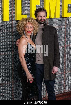 Londra, Regno Unito. 5 marzo 2024. Ria Hebden e Mark Hebden partecipano alla UK Series Global Premiere di "The Gentlemen" al Theatre Royal Drury Lane di Londra. (Foto di Brett Cove/SOPA Images/Sipa USA) credito: SIPA USA/Alamy Live News Foto Stock