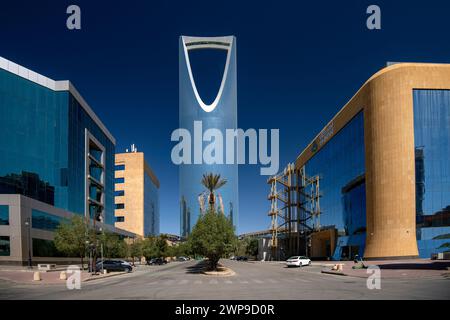 La bellissima e iconica Torre del Regno di Riyad Foto Stock