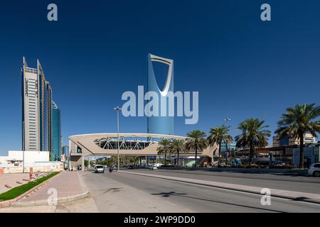 La bellissima e iconica Torre del Regno di Riyad Foto Stock