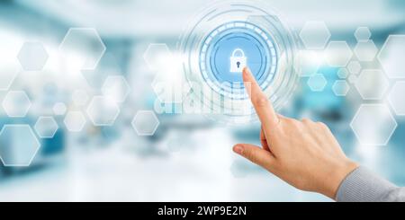 La mano del medico, chirurgo o infermiere fa clic sull'ologramma virtuale. Blocco sicuro del database, privacy, sicurezza delle informazioni nel settore sanitario. Assicurazione sulla vita, digita Foto Stock