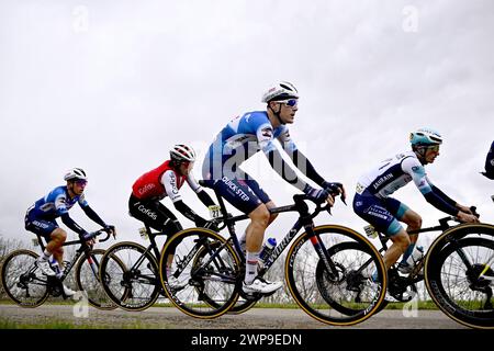 Mont Brouilly, Francia. 6 marzo 2024. Il belga Louis Vervaeke di Soudal Quick-Step nella foto in azione durante la quarta tappa della gara di ciclismo a tappe Parigi-Nizza di otto giorni, una gara di 183 km da Chalon-sur-Saone a Mont Brouilly, Francia, mercoledì 06 marzo 2024. BELGA PHOTO JASPER JACOBS credito: Belga News Agency/Alamy Live News Foto Stock