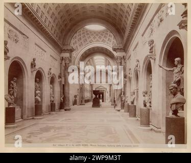 Roma - Museo Vaticano. Galleria detta il braccio nuovo (Roma. Musei Vaticani (braccio nuovo del Museo Chiaramonti) - veduta dell'antico fiume); Alinari, Fratelli (Firenze; Fotografia Zak 1852-); circa 1880-circa 1895 (1870-00-00-1900-00-00-00-00-00-00-00); Foto Stock