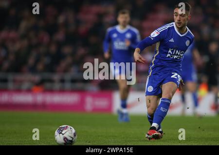 Yunus Akgün di Leicester City durante la partita del Campionato Sky Bet tra Sunderland e Leicester City allo Stadio della luce di Sunderland, martedì 5 marzo 2024. (Foto: Michael driver | mi News) crediti: MI News & Sport /Alamy Live News Foto Stock