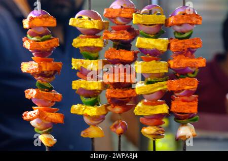 Indore Sarafa Bazaar, la capitale indiana del Madhya Pradesh, la capitale indiana del cibo di mezzanotte. Foto Stock