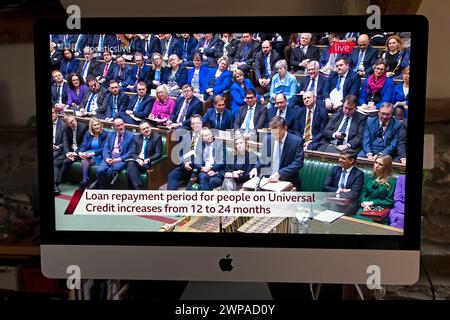 Jeremy Hunt Tory Cancelliere conservatore dello Scacchiere consegna il bilancio di primavera 2024 il 6 marzo alla camera dei comuni di Londra Inghilterra Regno Unito Foto Stock