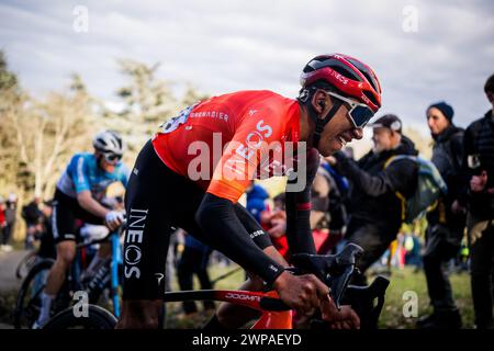 Mont Brouilly, Francia. 6 marzo 2024. Il colombiano Egan Bernal di Ineos Granatieri nella foto in azione durante la quarta tappa della gara di ciclismo a tappe Parigi-Nizza di otto giorni, una gara di 183km da Chalon-sur-Saone a Mont Brouilly, Francia, mercoledì 06 marzo 2024. BELGA PHOTO JASPER JACOBS credito: Belga News Agency/Alamy Live News Foto Stock