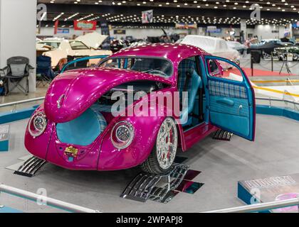 DETROIT, mi/USA - 1 marzo 2024: Un'interpretazione Volkswagen Beetle del 1967, a Detroit AutoRama. Foto Stock