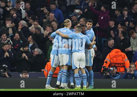 Manuel Akanji del Manchester City celebra il suo gol nel 1-0 durante la partita di UEFA Champions League Manchester City vs F.C. Copenhagen all'Etihad Stadium di Manchester, Regno Unito, 6 marzo 2024 (foto di Mark Cosgrove/News Images) Foto Stock