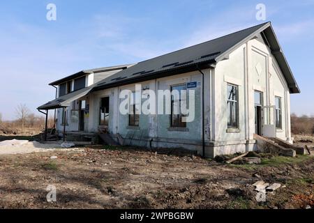 Non esclusivo: KALUSH, UCRAINA - 4 MARZO 2024 - l'edificio è destinato ad ospitare un centro di riabilitazione per l'esercito, Kalush, regione di Ivano-Frankivsk Foto Stock