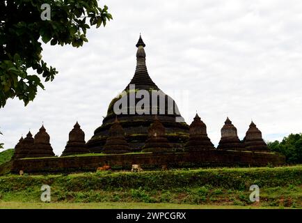 Stupa al tempio Shaitthaung di Mrauk-U, stato di Rakhine, Myanmar. Foto Stock