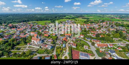 Vista del Markt Wald nella regione del Danubio-Iller nel Parco naturale delle foreste occidentali nella Svevia Bavarese Foto Stock