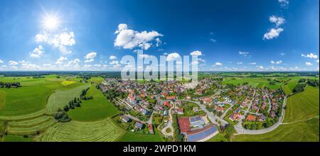 Vista del Markt Wald nella regione del Danubio-Iller nel Parco naturale delle foreste occidentali nella Svevia Bavarese Foto Stock