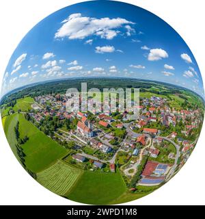 Vista del Markt Wald nella regione del Danubio-Iller nel Parco naturale delle foreste occidentali nella Svevia Bavarese Foto Stock