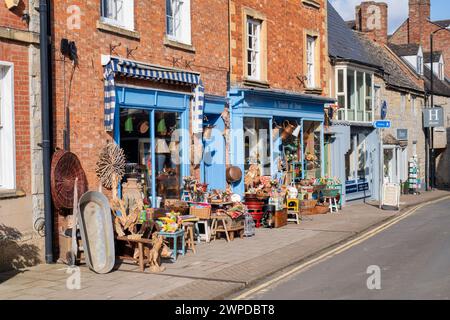 Negozio di antiquariato a Touch of Dust, Shipston on Stour, Warwickshire, Inghilterra Foto Stock