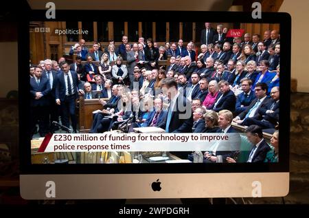 Jeremy Hunt Tory Cancelliere conservatore dello Scacchiere consegna il bilancio di primavera 2024 il 6 marzo alla camera dei comuni di Londra Inghilterra Regno Unito Foto Stock